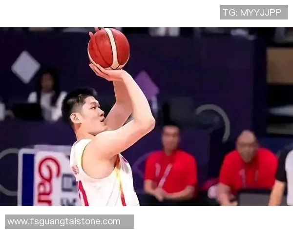 四川男篮与八一队激战正酣谁能在这场对决中笑到最后